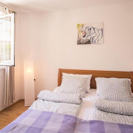 Apartment Polo Vrbnik Eksteriør bilde
